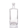 Botella de licor de vidrio escarchado transparente cuadrada personalizada con tapa de vidrio