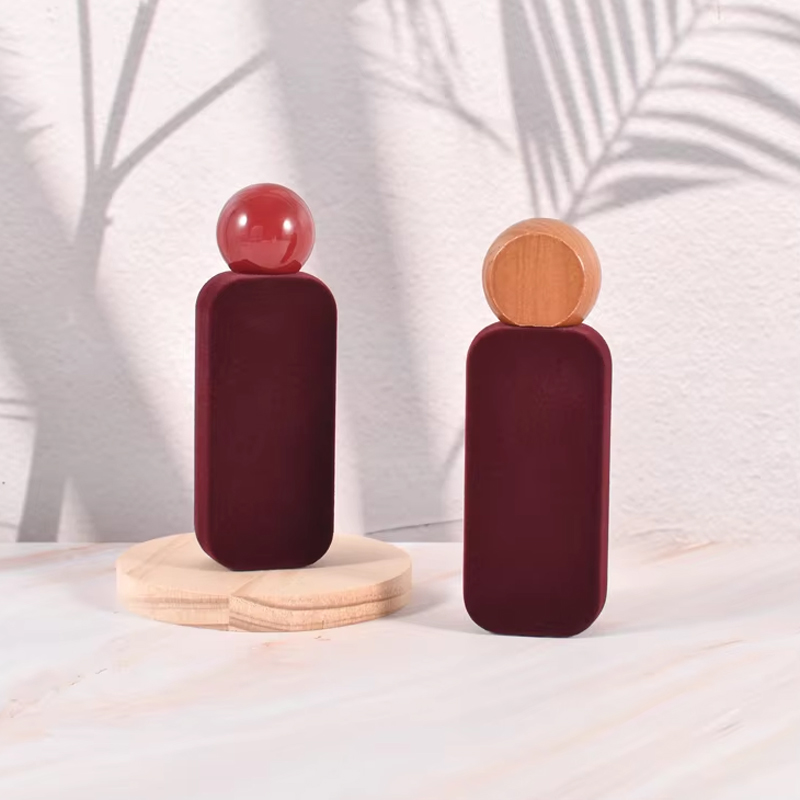 Modifique la botella de perfume de cristal para requisitos particulares de la botella de cristal 50ml del perfume del terciopelo que se reúne de la encrespadura de lujo del color 