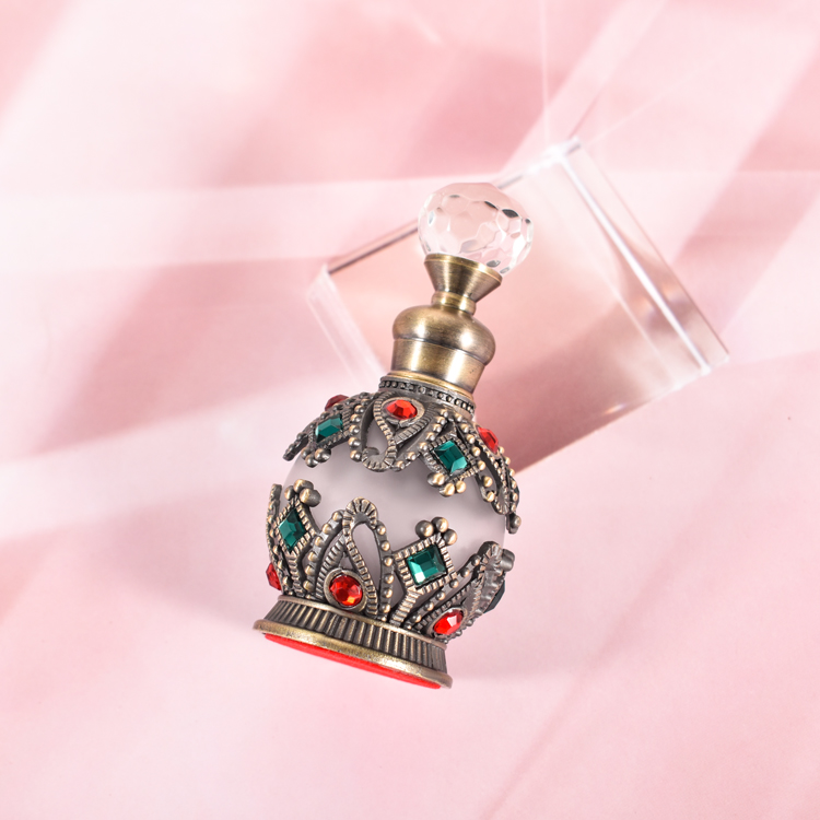 Botella de aceite esencial de Dubái, botella de Perfume Retro, contenedor de aceite esencial vacío con incrustaciones de diamantes de 15ml